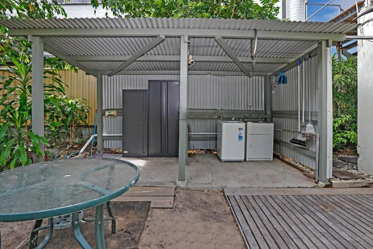 Easy Going Holiday Unit on McKenzie MK6 Cairns 0*,  Australia